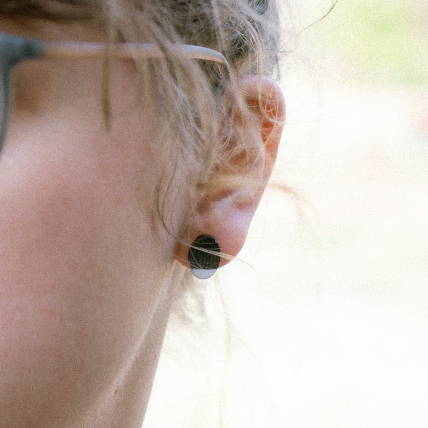 Black/White Studs